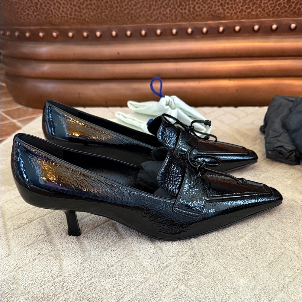 Burberry Black Patent Leather Heels - Picture 4 of 9